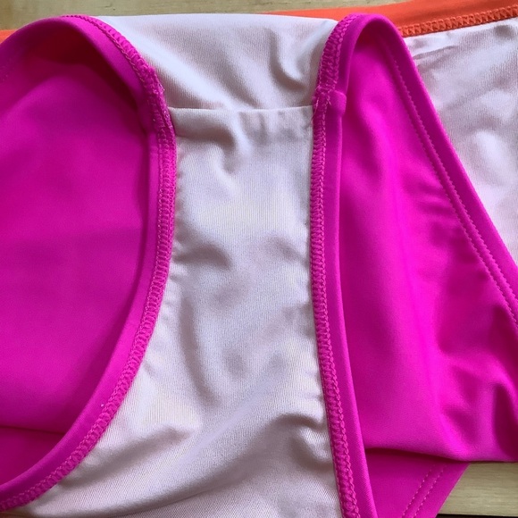 CUPSHE Colorblock One Shoulder Bikini Top & High Rise Bottoms Set - Picture 8 of 16